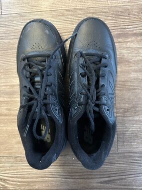 New Balance Men's Black Athletic Sneakers